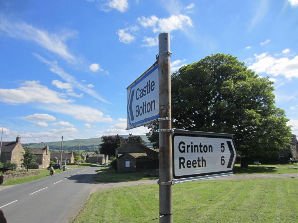Bolton Arms Hotel Redmire Eksteriør billede